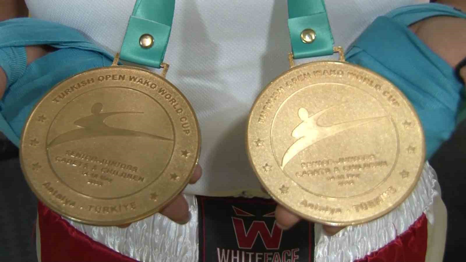 Kick boksa stres atmak i&ccedil;in başladılar, D&uuml;nya Kupası şampiyonluğu elde ettiler
