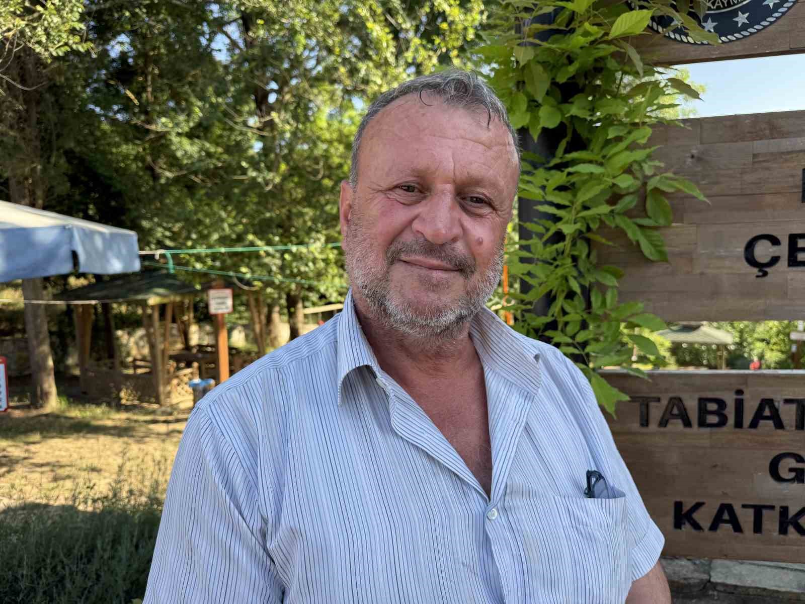 Sıcaktan bunalanalar bu mağaraya geliyor
