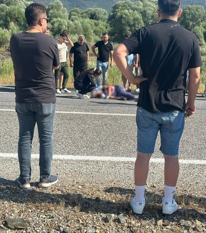 Otomobilin &ccedil;arptığı bisiklet sevdalısı sağlık &ccedil;alışanı hayatını kaybetti
