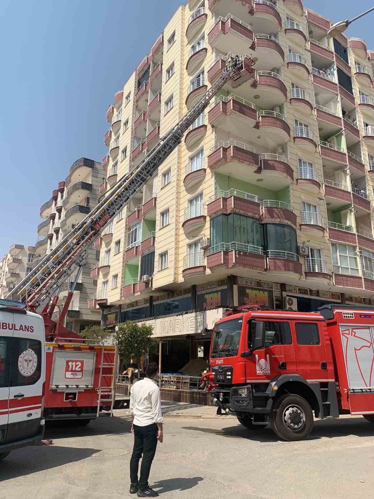 Mardin’de apartman dairesinde çıkan yangın söndürüldü
