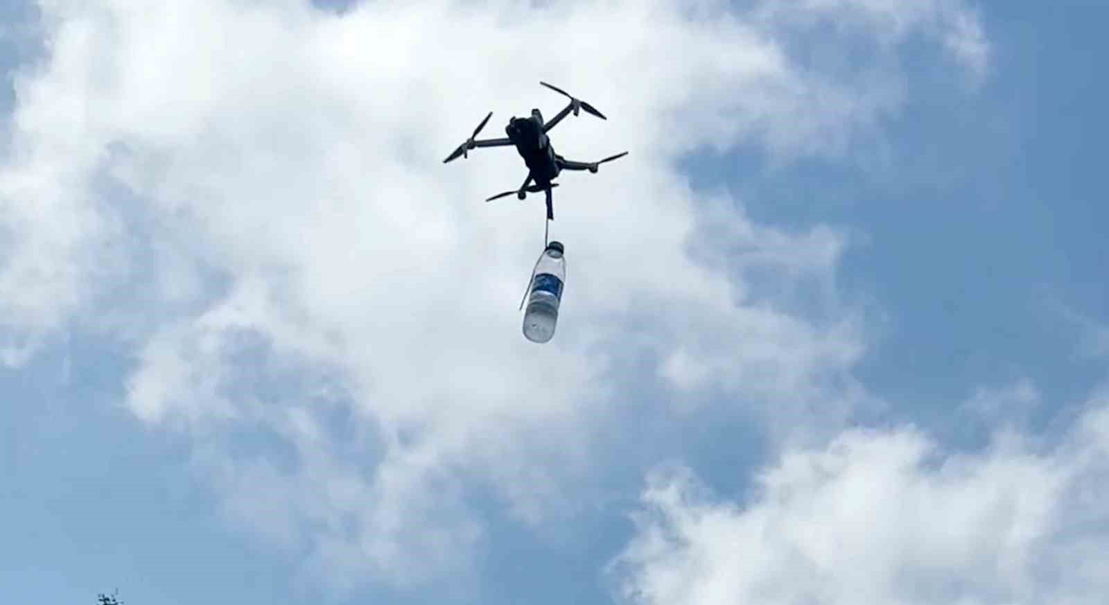 Dron ile çay bahçesine su servisi