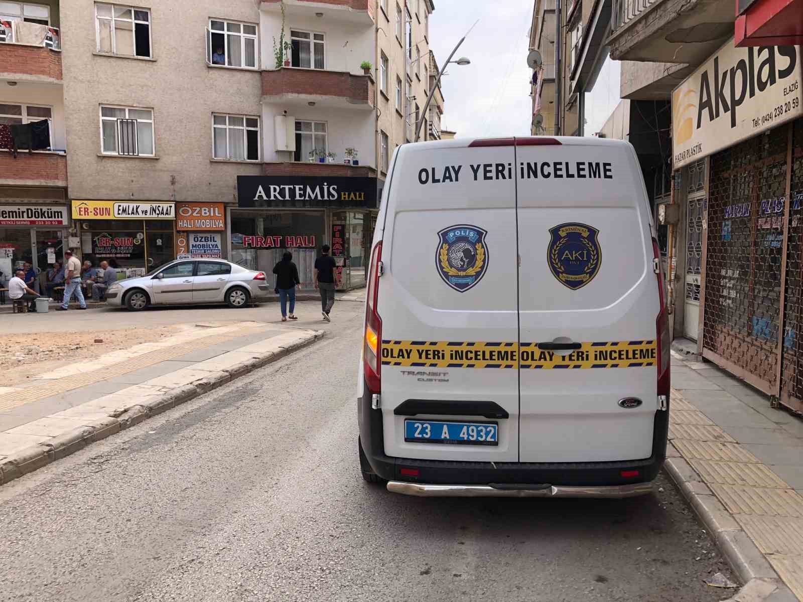 Elazığ’da dördüncü kattan düşen kadın hayatını kaybetti