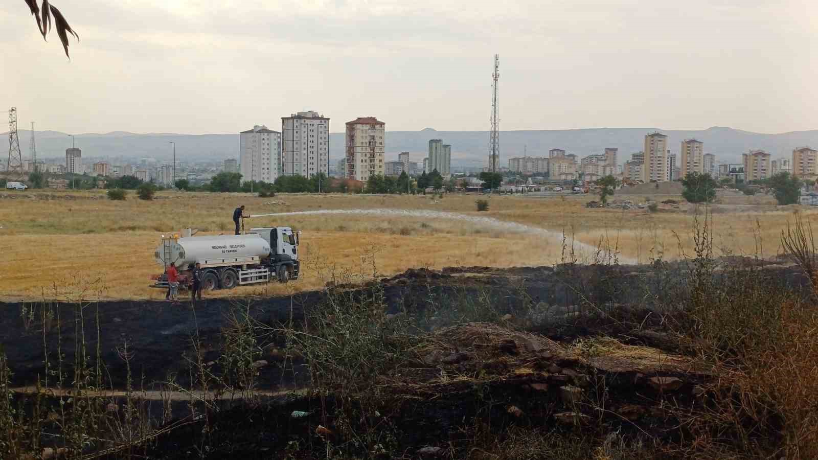 Ot yangını büyümeden söndürüldü