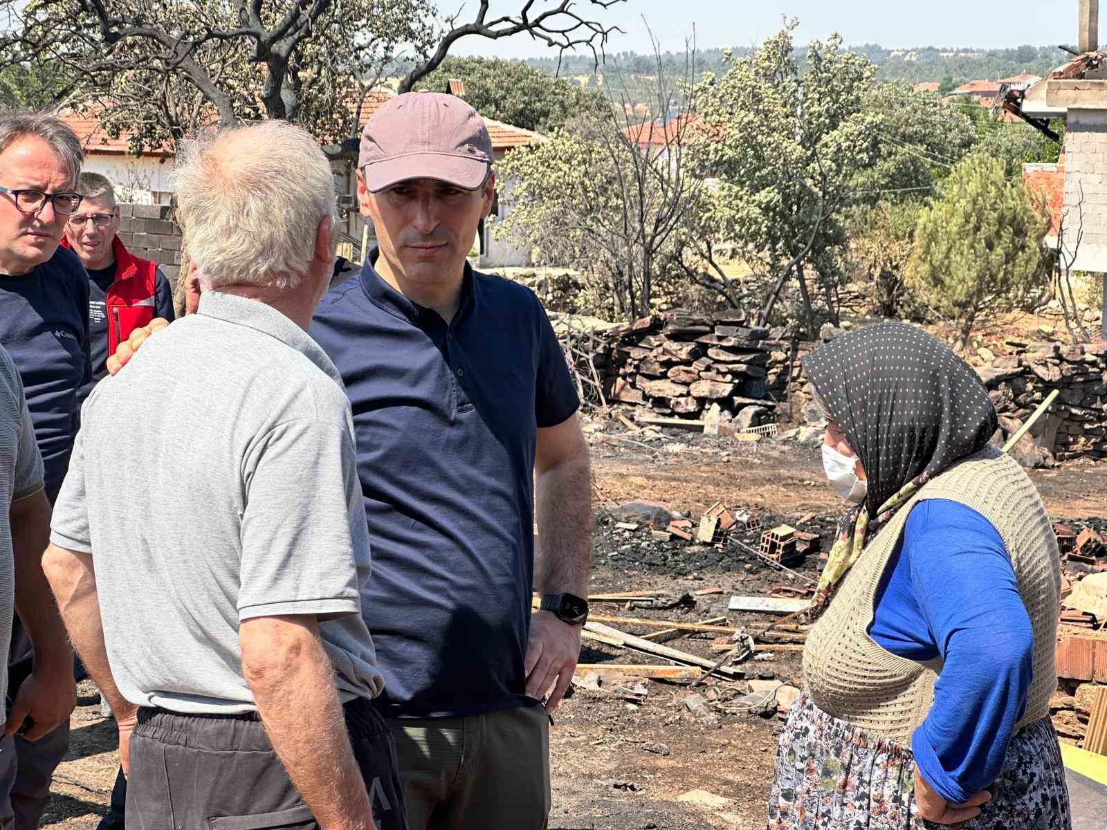Uşak&rsquo;taki orman yangını kısmen kontrol altında
