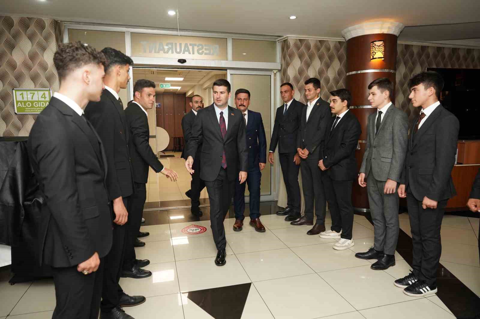 &Uuml;lk&uuml; Ocakları Genel Başkanı Yıldırım: "Gen&ccedil;lerimiz uyuşturucu, alkol, yabancı ideolojiler, ter&ouml;r &ouml;rg&uuml;tleri, LGBT gibi ahlaksızlıkların i&ccedil;erisine s&uuml;r&uuml;klenip gitse CHP hi&ccedil; ses &ccedil;ıkarmaz"
