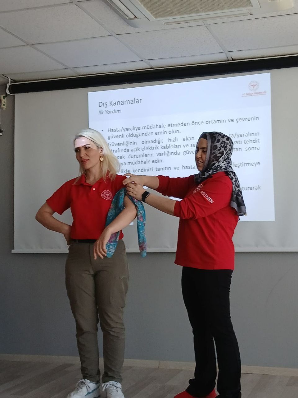 Muhtarlık &ouml;nc&uuml;l&uuml;ğ&uuml;nde AFAD g&ouml;n&uuml;ll&uuml; ekibi kuruldu
