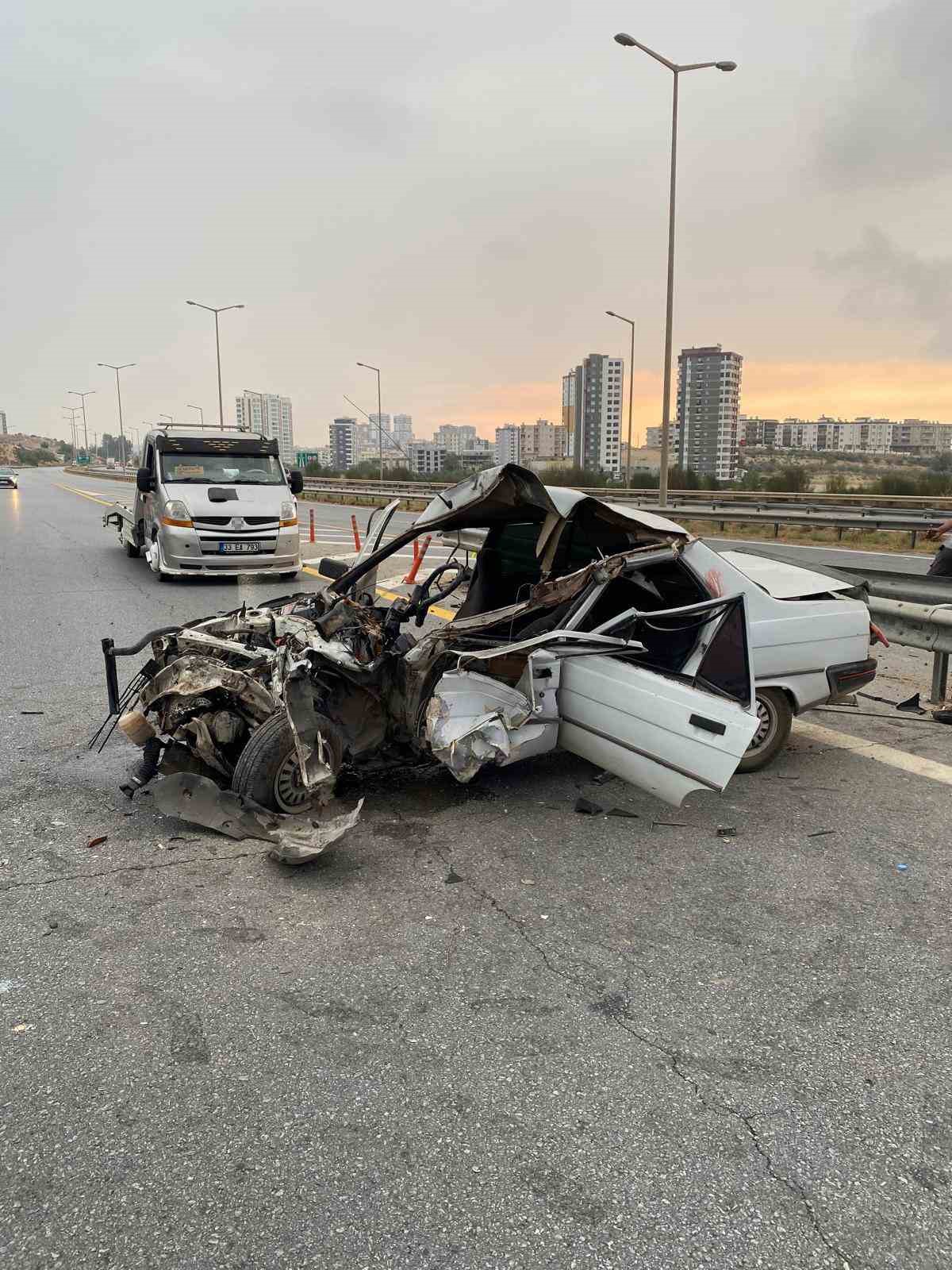 Tarsusta trafik kazas: ki kardeten biri ld, dieri yaraland
