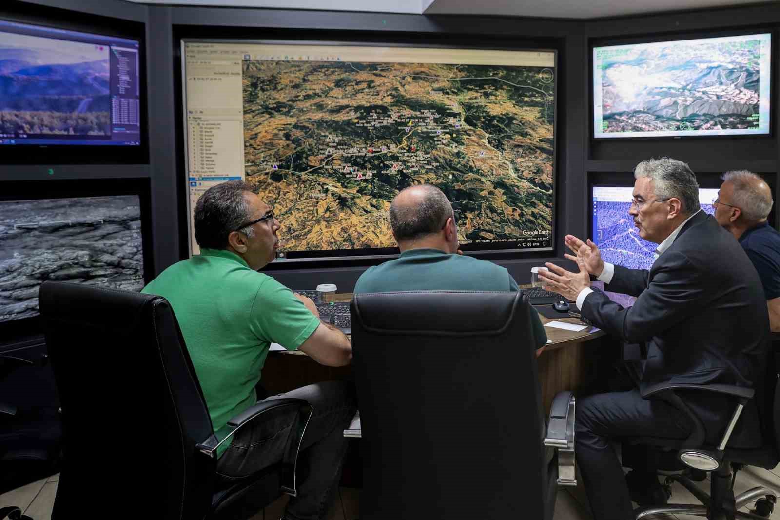 Bakan Yardımcısı ve Bursa protokol&uuml; orman yangınlarını yakından takip ediyor
