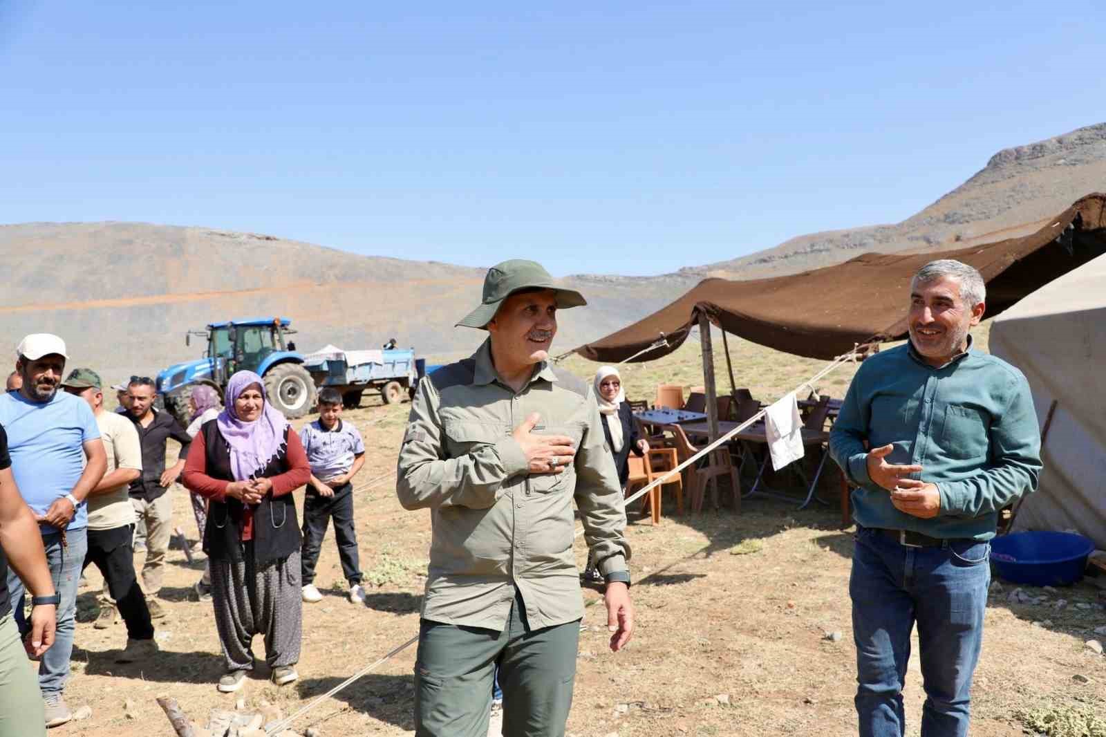 Minas Yaylası&rsquo;nda g&ouml;n&uuml;llere dokunan ziyaret
