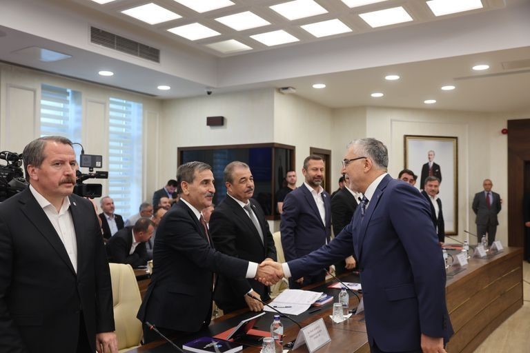 8’inci dönem Kamu Toplu Sözleşme Görüşmesi Bakan Işıkhan başkanlığında başladı