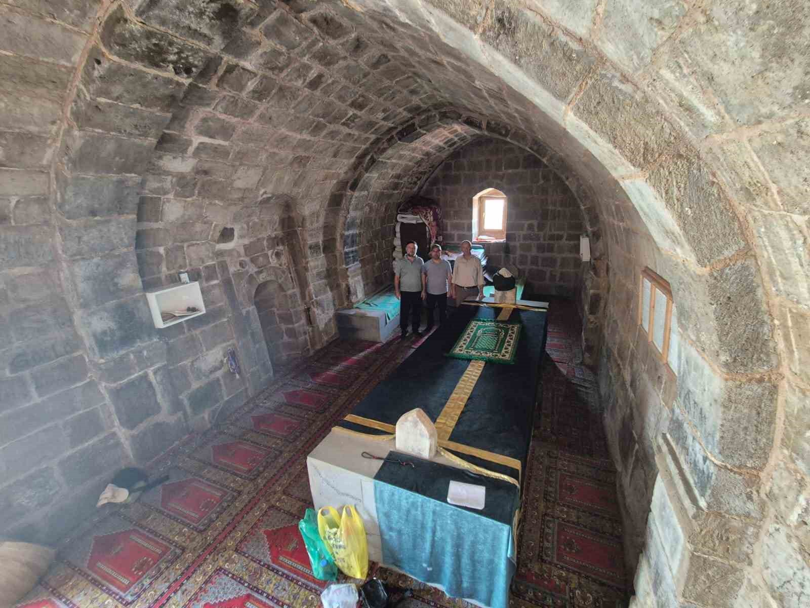 Şem&rsquo;un El Gazi T&uuml;rbesi&rsquo;nde Gazze ve Yağmur Duası
