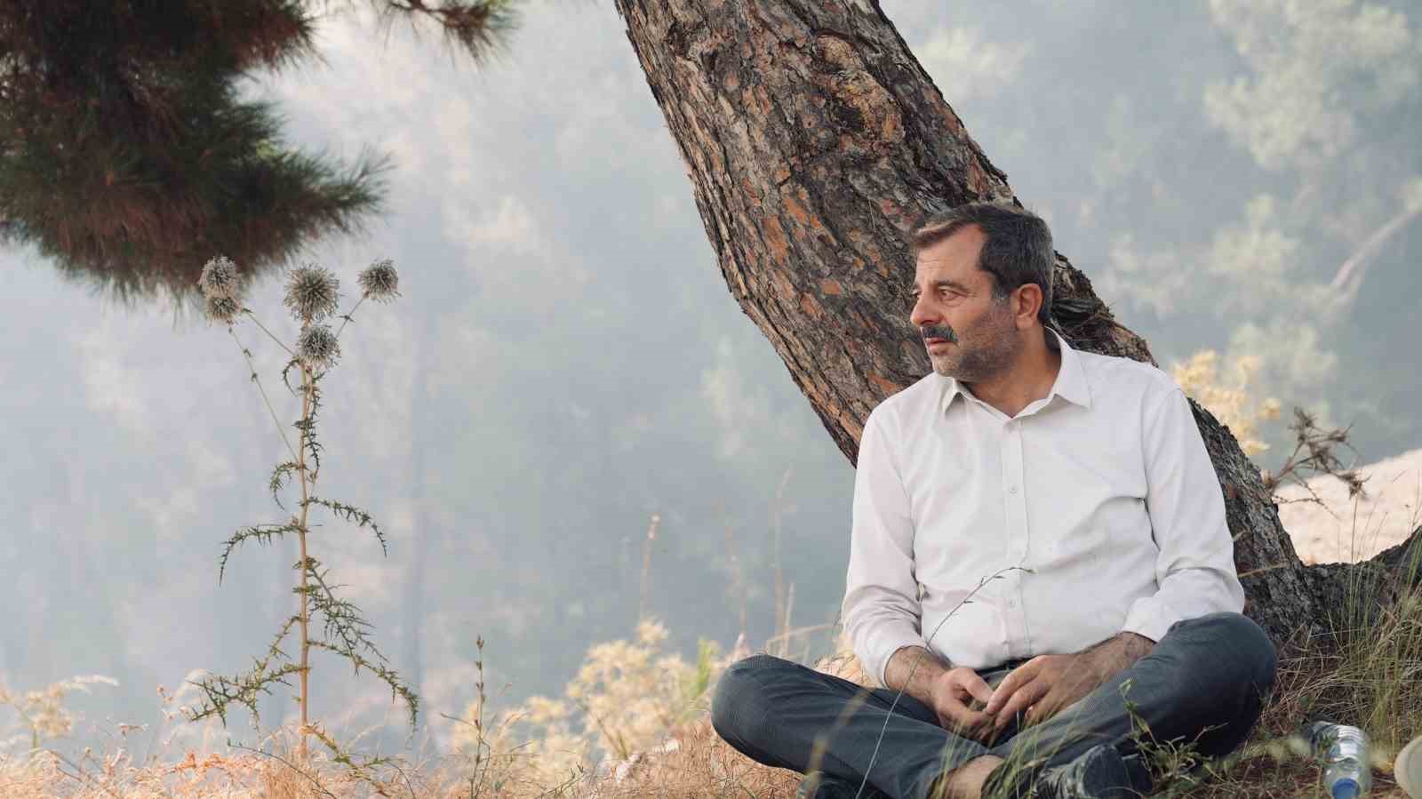 G&uuml;rsu Belediye Başkanı Mustafa Işık g&ouml;z yaşlarını tutamadı
