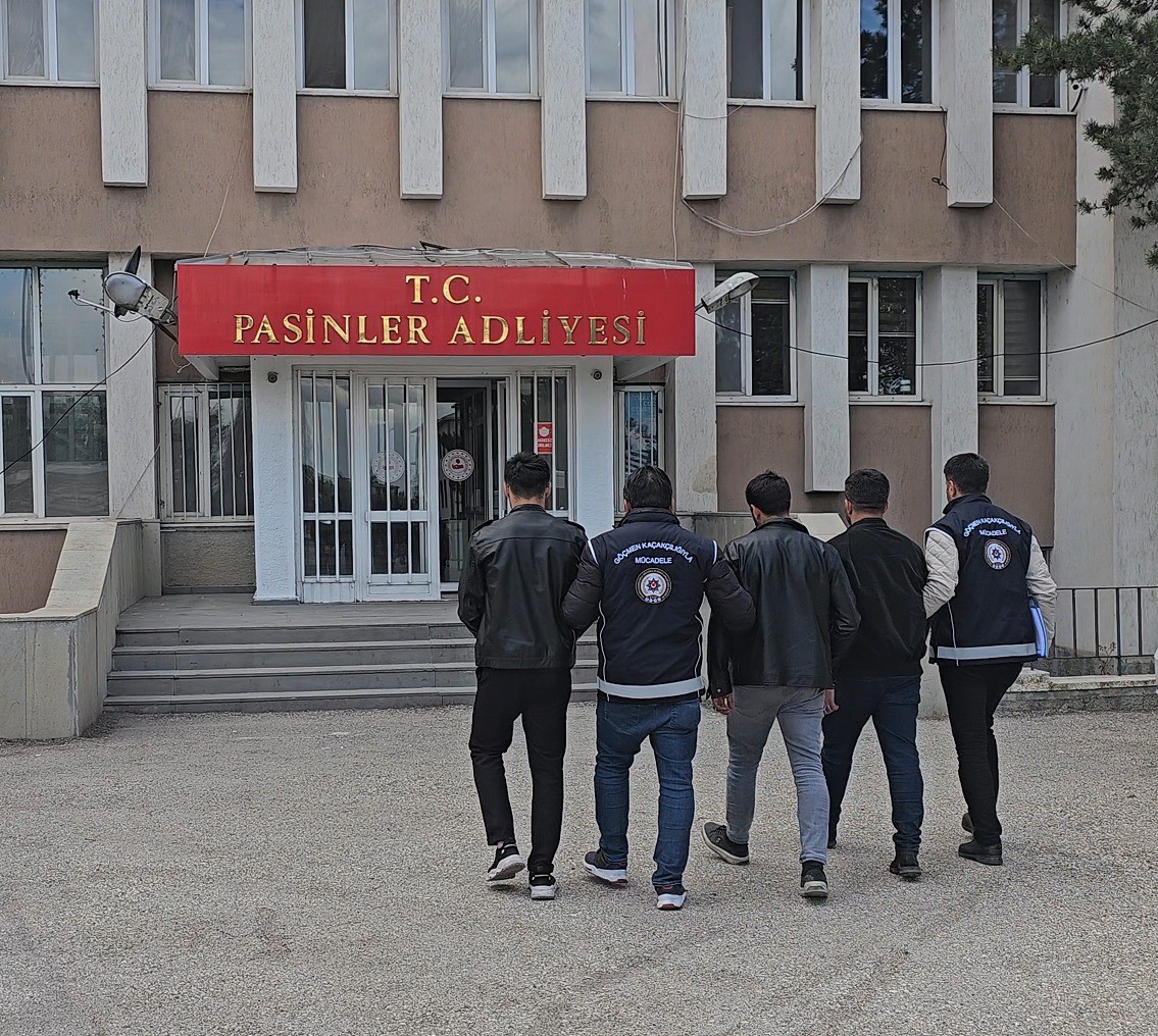 Polisten düzensiz göçmenlere operasyon