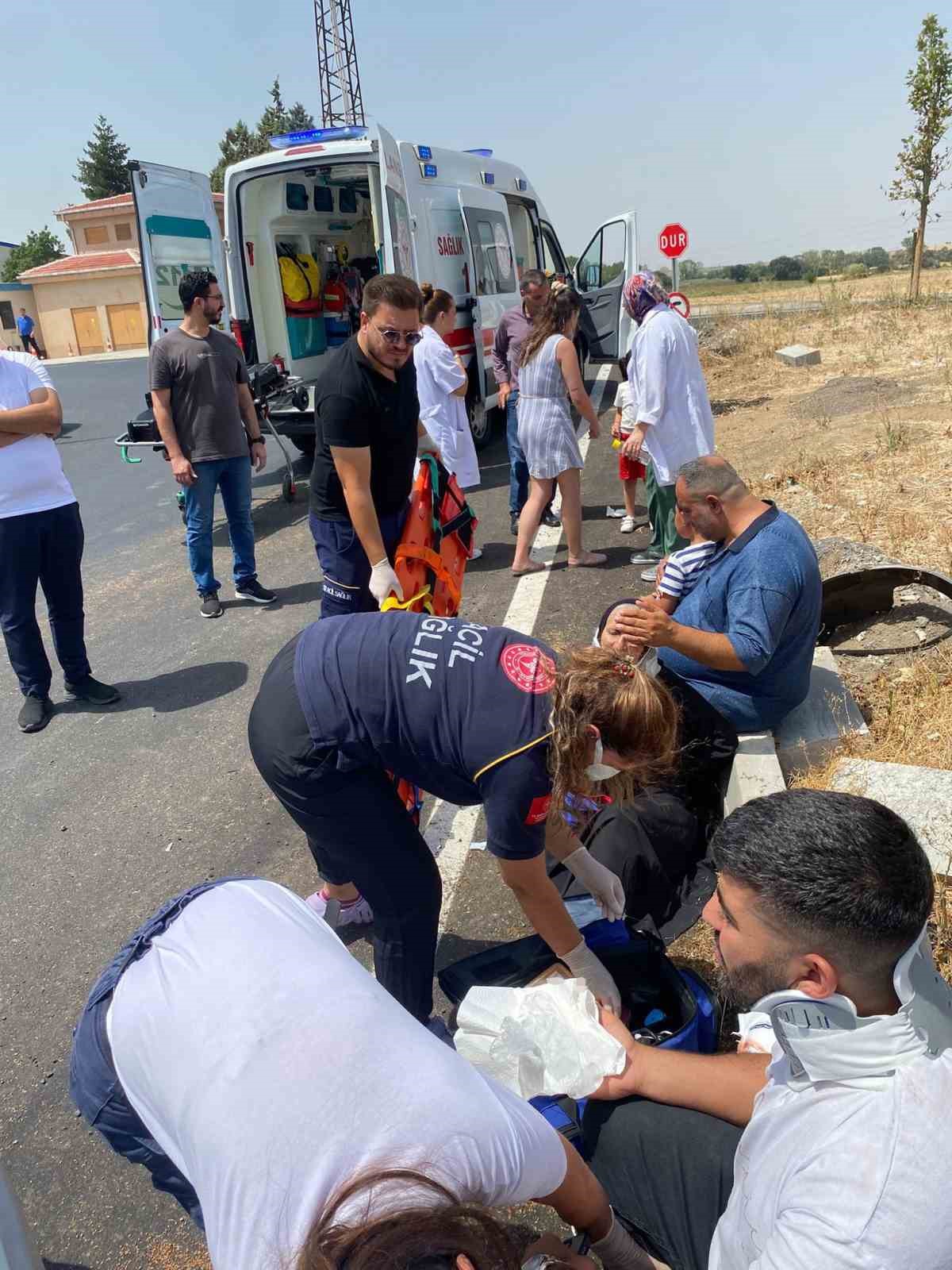 Tekirdağ’da otomobiller çarpıştı: 2’si çocuk 6 yaralı