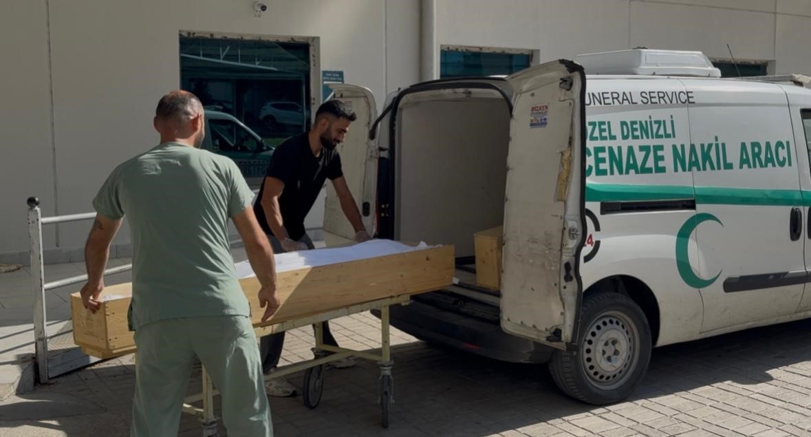 Motosikletli üniversite öğrencisi kamyonet ile çarpıştı: 1 ölü