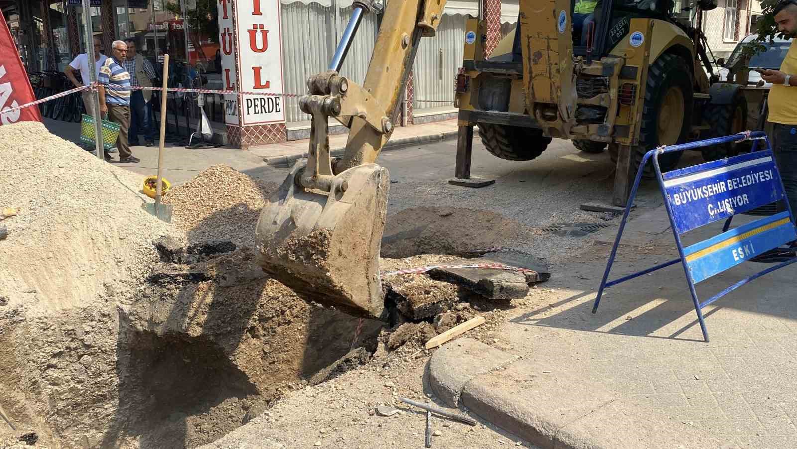 ESKİ&rsquo;nin altyapı &ccedil;alışmasında g&ouml;&ccedil;&uuml;k: 2 yaralı
