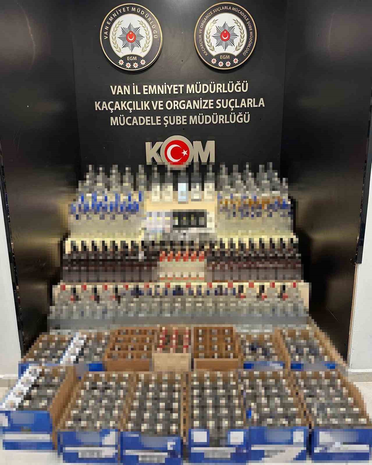 Van&rsquo;da g&uuml;mr&uuml;k ka&ccedil;ak&ccedil;ılığı operasyonu
