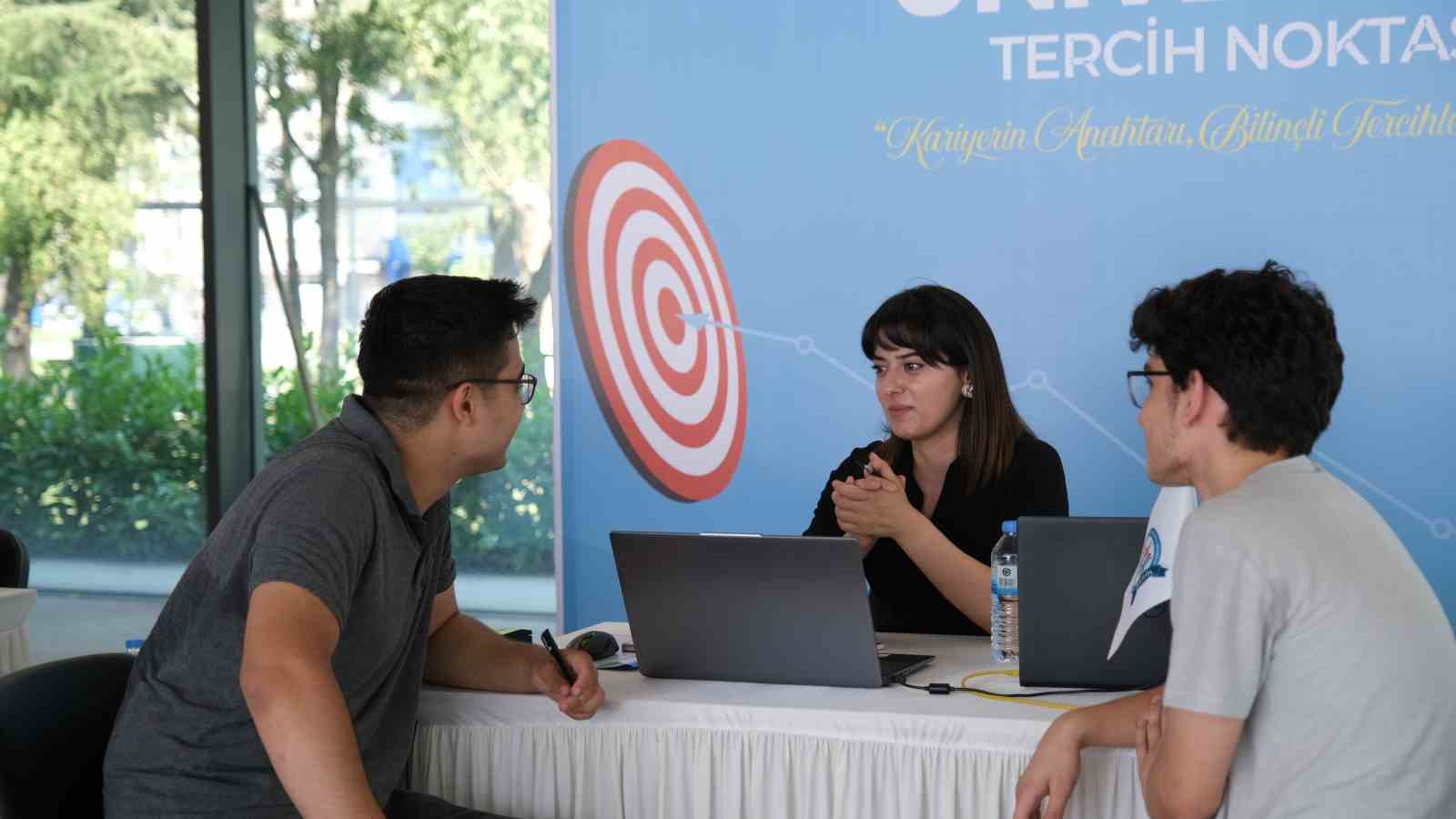 İneg&ouml;l Belediyesi&rsquo;nden &uuml;cretsiz &rsquo;&uuml;niversite tercih danışmanlığı&rsquo; hizmeti
