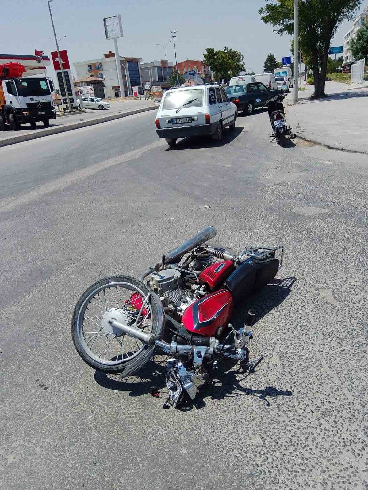 Karapınar&rsquo;da motosiklet ile kamyonet &ccedil;arpıştı: 1 yaralı
