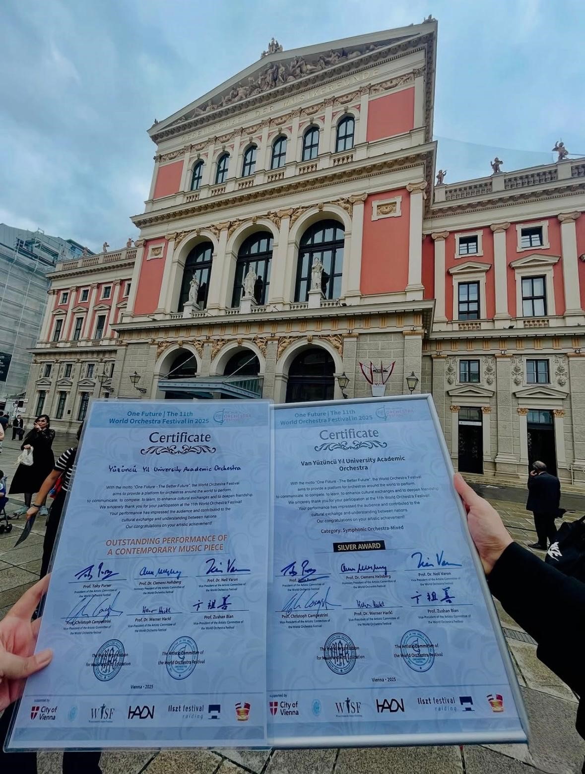 Van YY&Uuml; Akademik Orkestrası Viyana&rsquo;da sahne aldı
