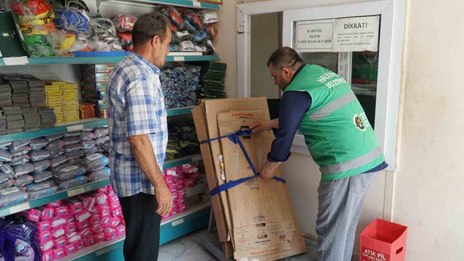Haliliye Belediyesi sıfır atık marketleri ile geri d&ouml;n&uuml;ş&uuml;mde fark oluşturuyor
