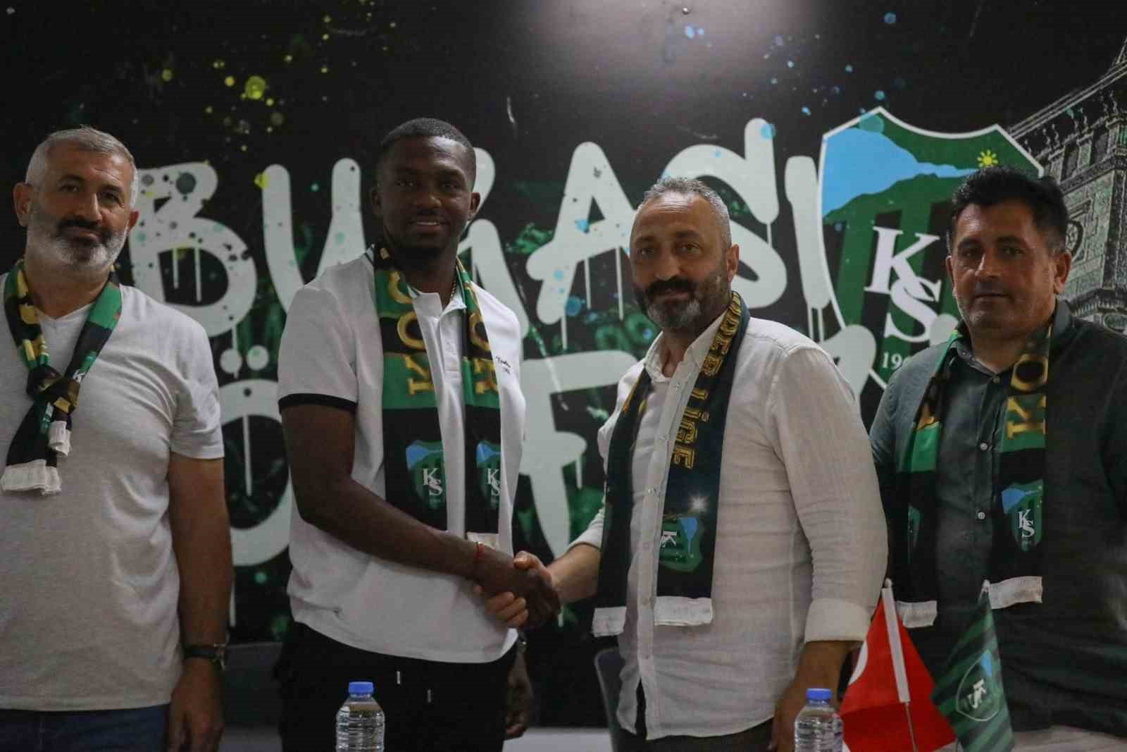Anfernee Jamal Dijksteel resmen Kocaelispor’da
