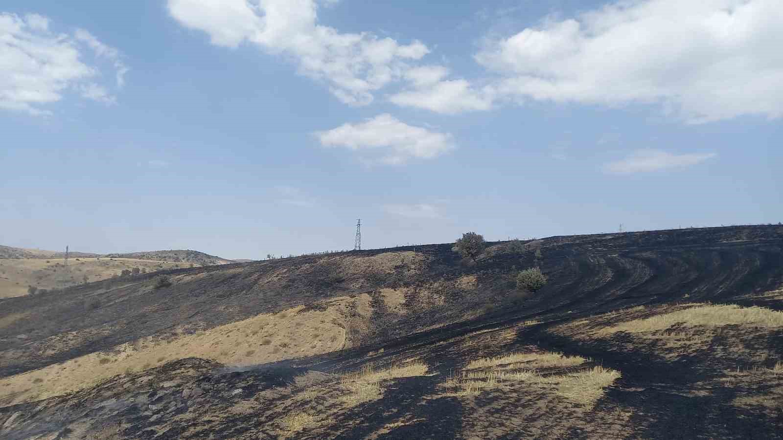 &Ccedil;EDAŞ&rsquo;ın arızalanan trafosu 400 d&ouml;n&uuml;m araziyi k&uuml;le &ccedil;evirdi
