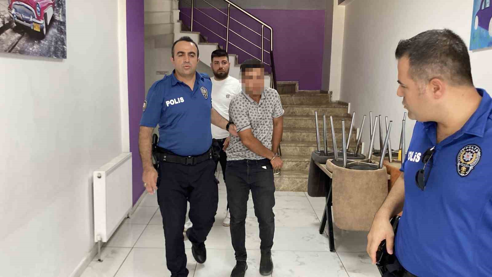 Kadını telefonla rahatsız eden şüpheli kendini lokantanın tuvaletine kilitledi