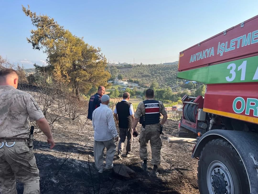 Defne&rsquo;de makilik alanda yangın &ccedil;ıktı
