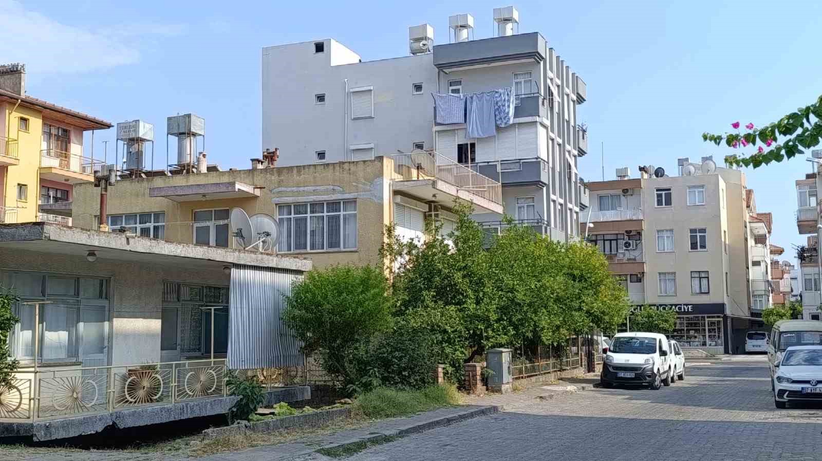 Kız kardeşi tarafından evinde ölü halde bulundu