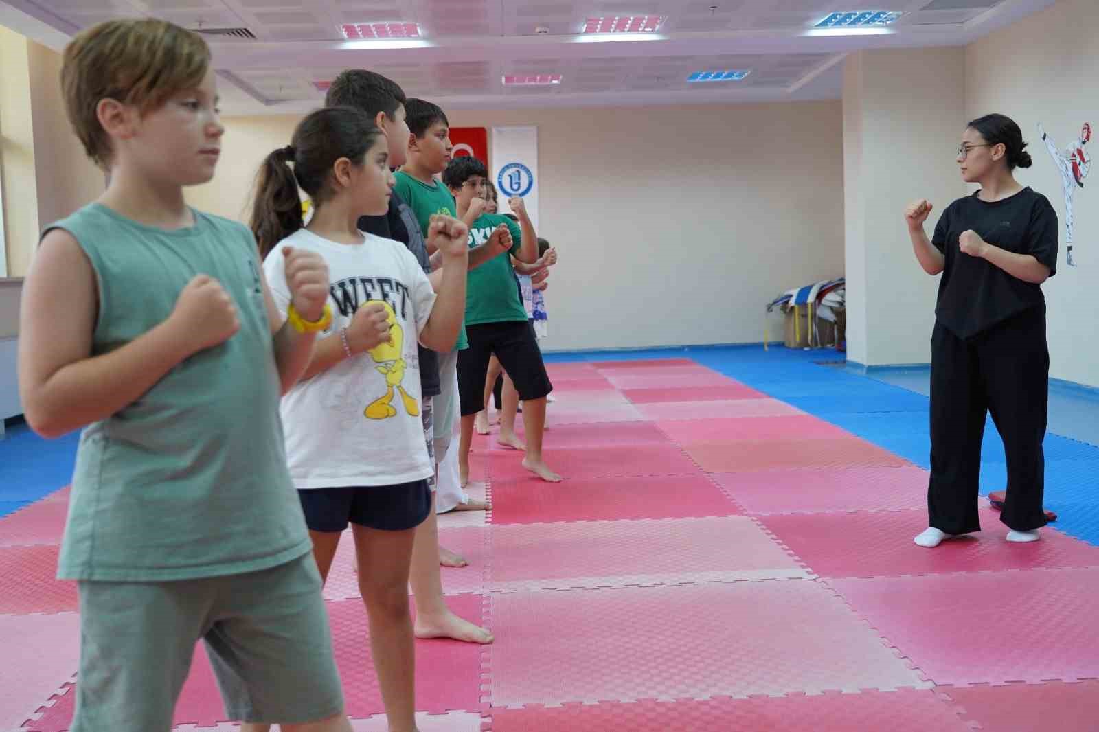 BAR&Uuml;&rsquo;de "Yaz Akademisi Kursu" yoğun ilgi g&ouml;rd&uuml;
