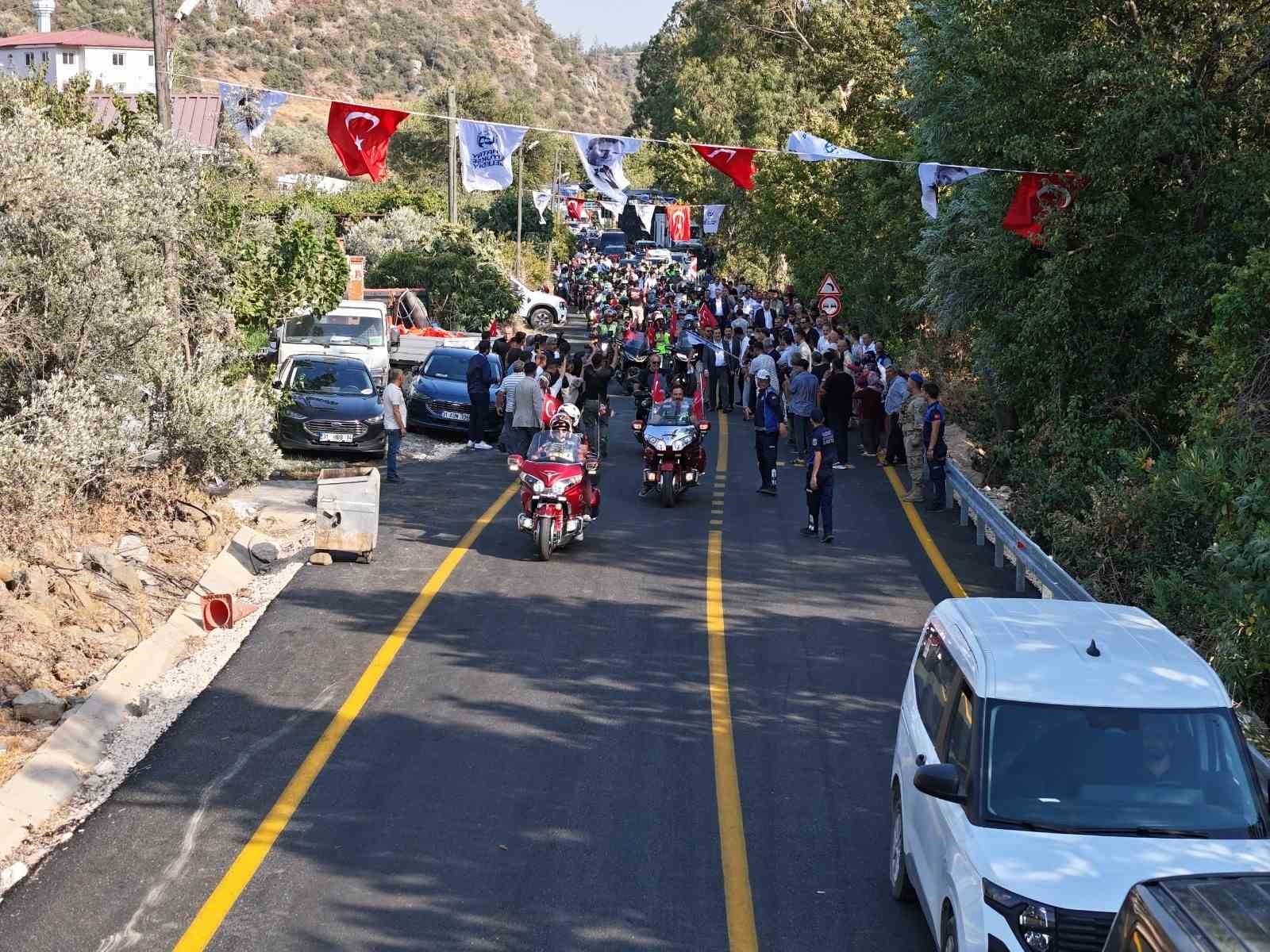 Serinyol-Madenli yolunun a&ccedil;ılışına motosiklet korteji renk kattı
