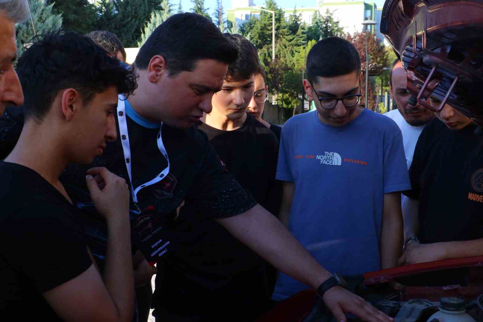 TEKNOFEST&rsquo;e katılacak gen&ccedil;lere Togg&rsquo;lu s&uuml;rpriz
