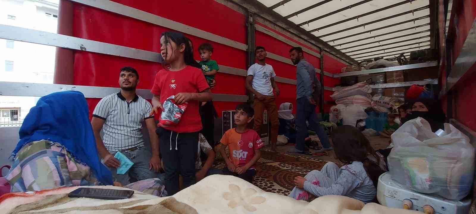 Ka&ccedil;ak g&ouml;&ccedil;men ş&uuml;phesi operasyonunda Suriye&rsquo;ye g&ouml;&ccedil;en 16 kişilik bir aile &ccedil;ıktı
