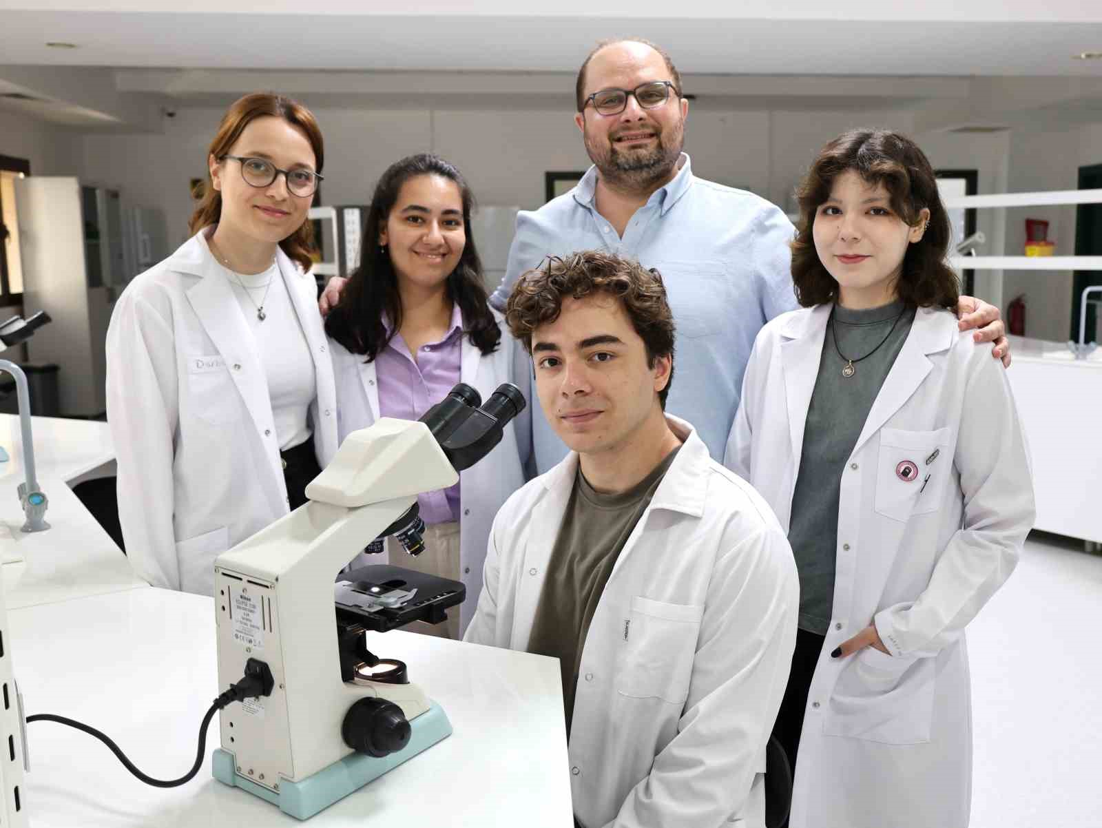 İzmir Ekonomi’den zirveye