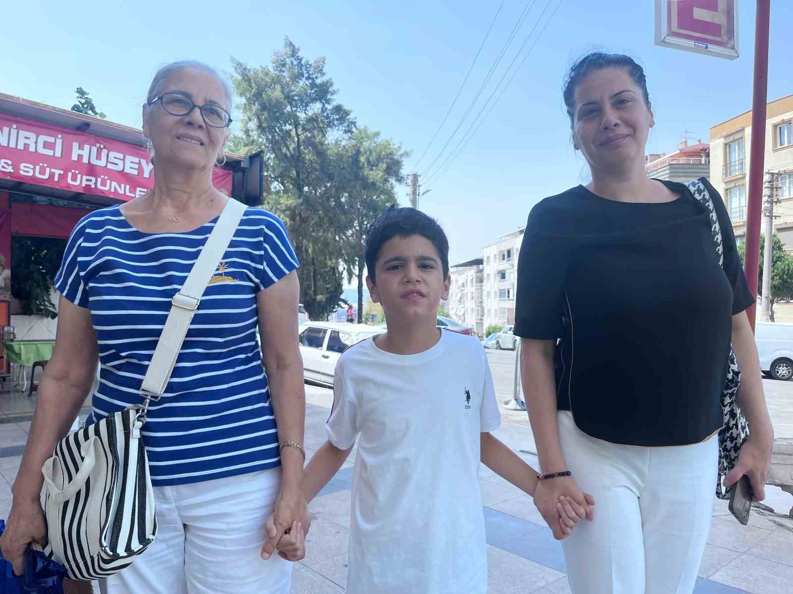 Lösemi hastası Rüzgar, zekasıyla dikkat çekiyor