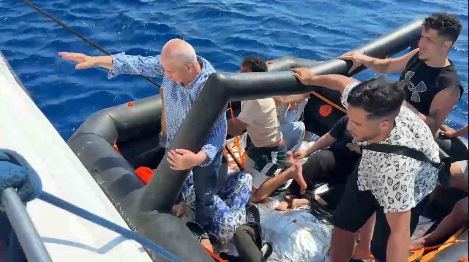 Bodrum açıklarında 13 düzensiz göçmen kurtarıldı