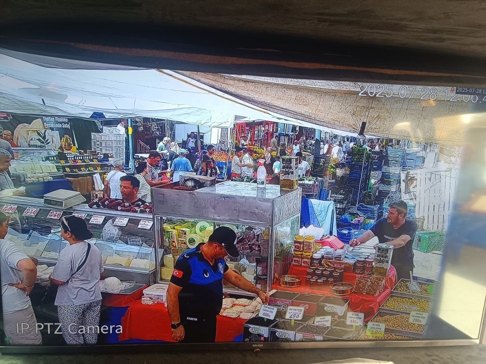 Silivri Belediyesi&rsquo;nden yanıltıcı etiket kullanan esnafa tezgah kapatma cezası
