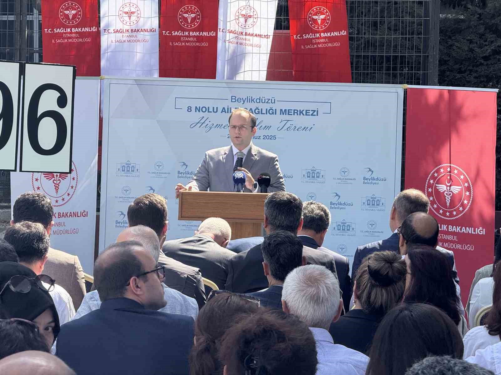 İstanbul Valisi Davut G&uuml;l, Beylikd&uuml;z&uuml;&rsquo;nde Aile Sağlığı Merkezi a&ccedil;ılışına katıldı
