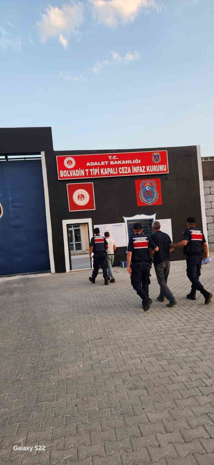 Jandarmadan uyuturucu operasyonu: 2 gzalt

