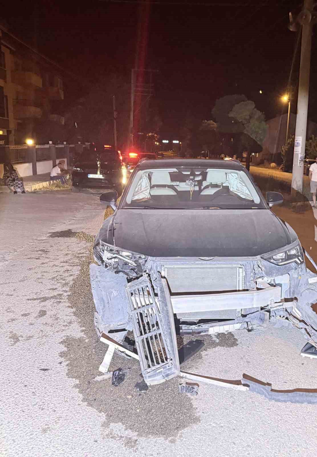Otomobillerin arpt kazada 3 kii yaraland
