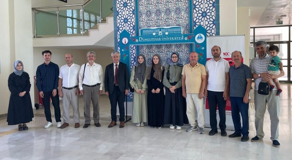 DPÜ İlahiyat Fakültesi’nin başarılı öğrencileri dil eğitimi için Ürdün’e uğurladı