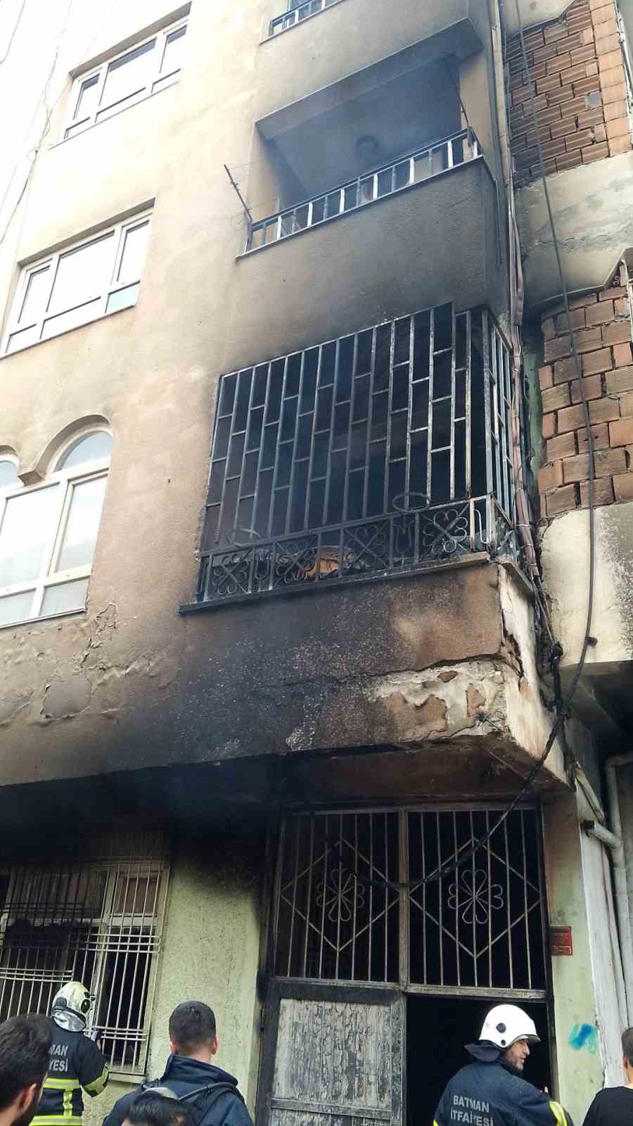 Batman’da Suriyelilerin kaldığı binada yangın