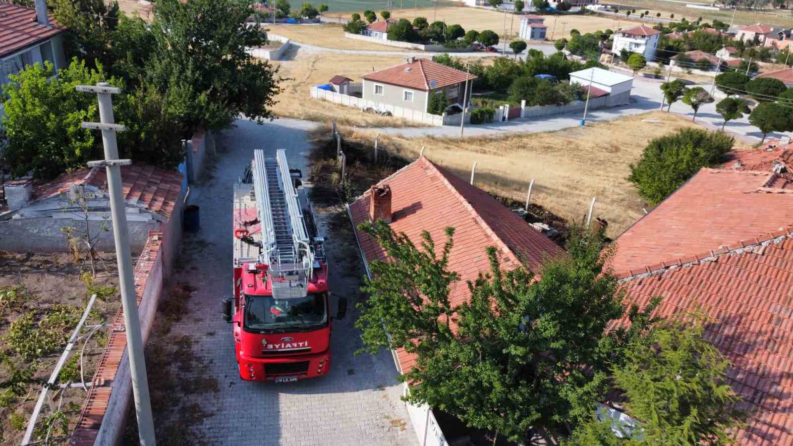 Alaca’da itfaiyenin erken müdahalesi facianın önüne geçti