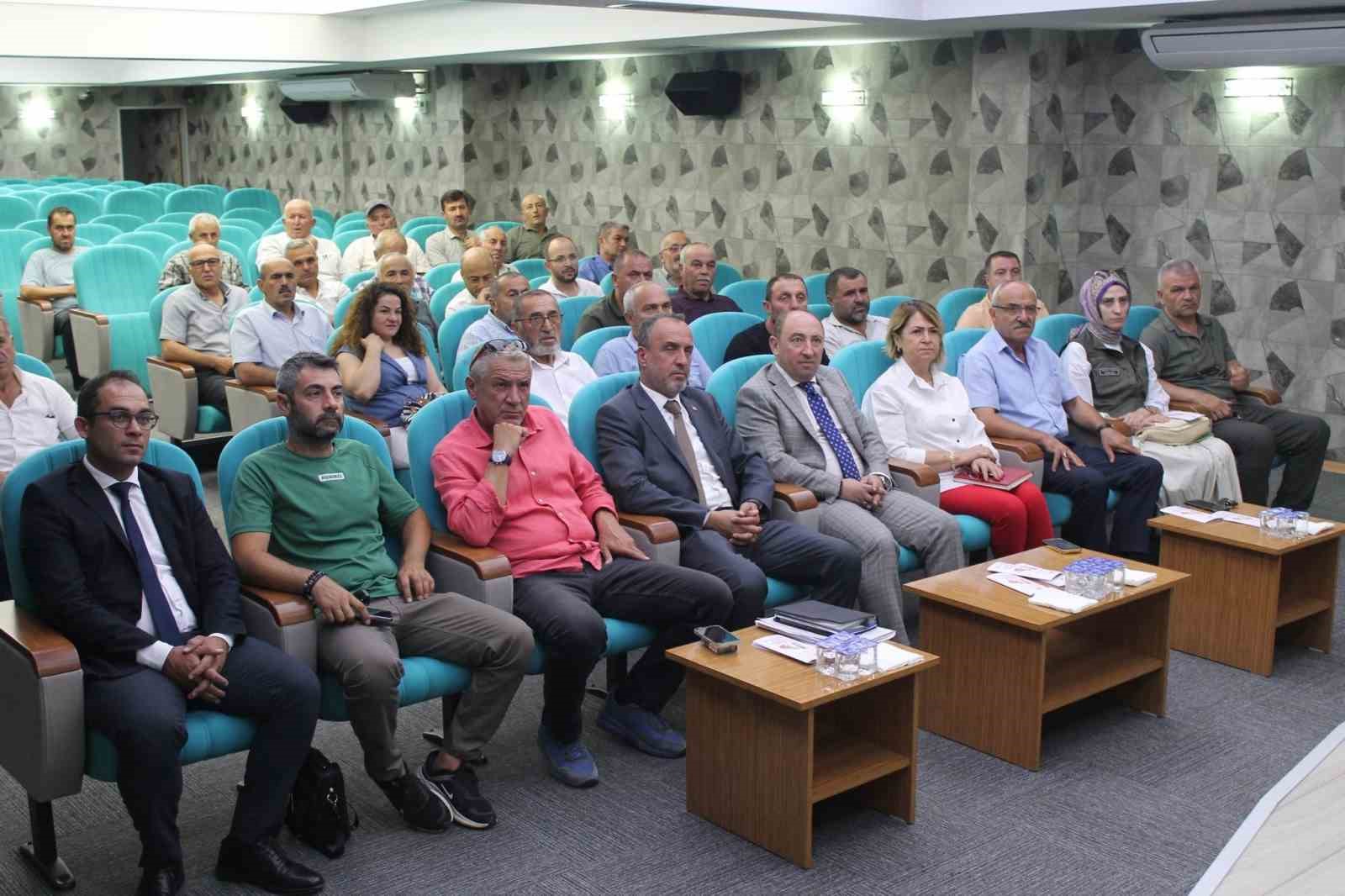 Kedi-köpek kayıt sistemi hakkında muhtarlara bilgilendirme yapıldı
