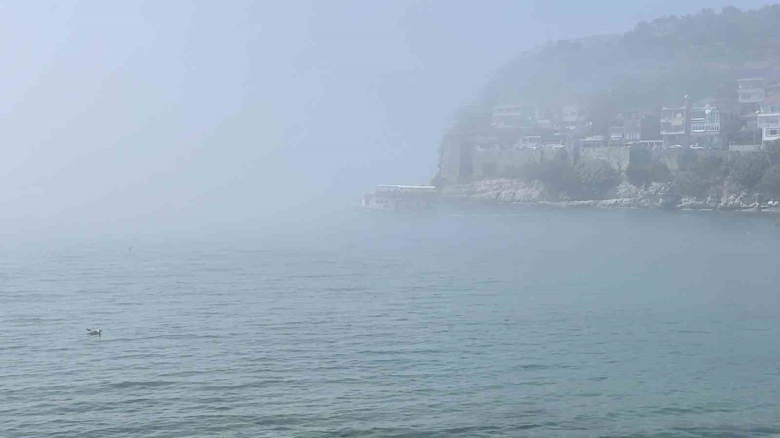 Bartın’da sıcak hava Amasra’da sis
