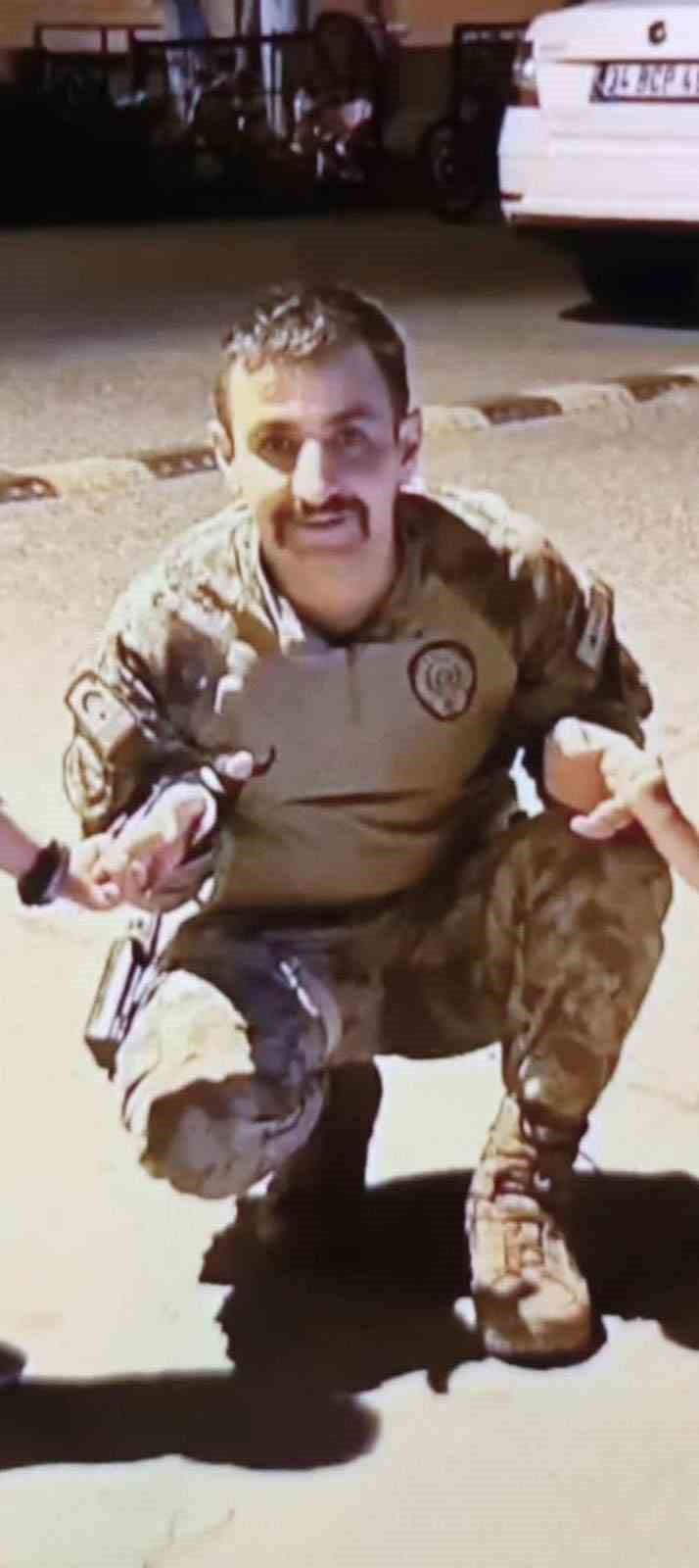 Bir aylık yaşam mücadelesini kaybeden polis memuru son yolculuğuna uğurlandı