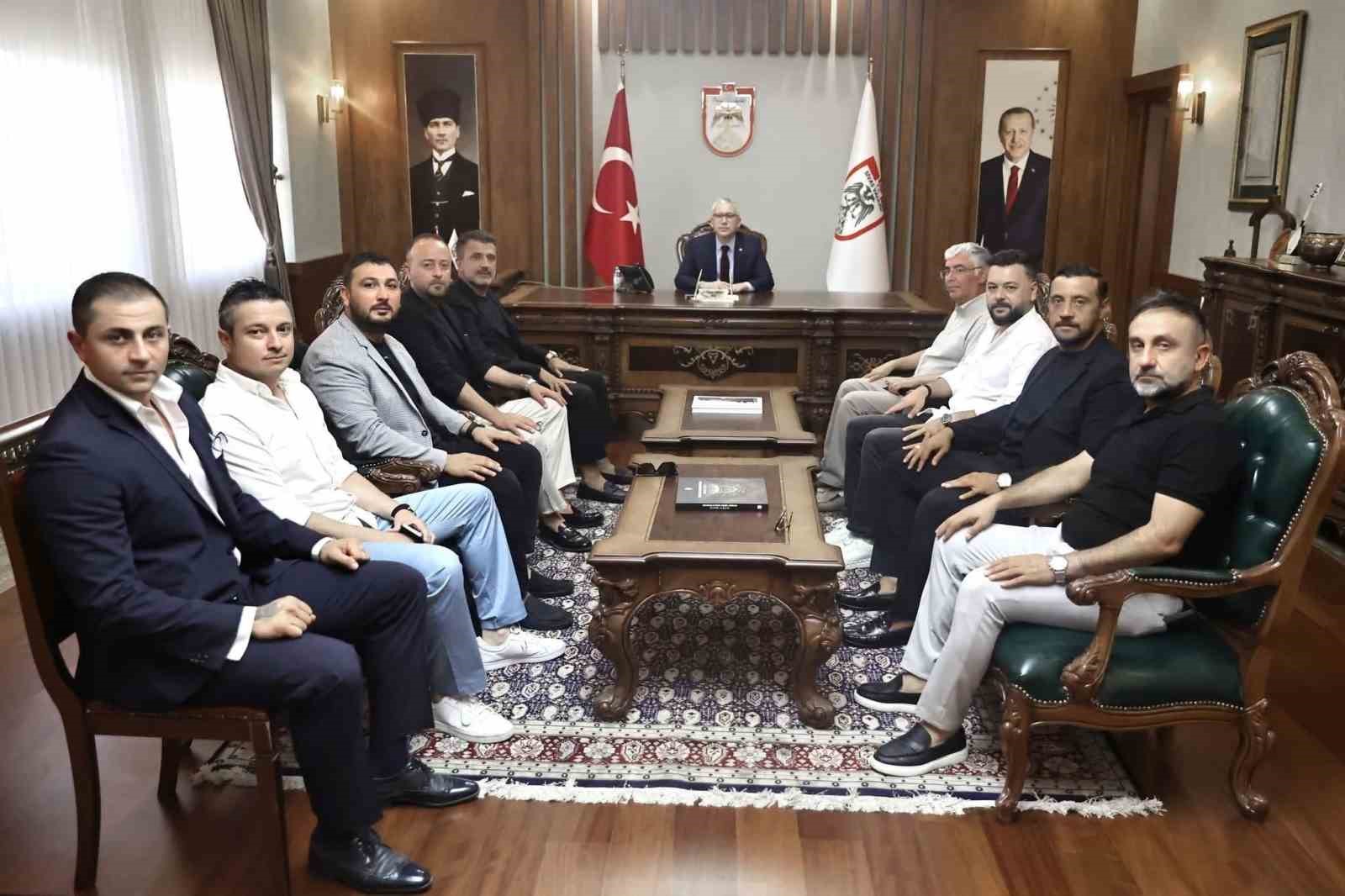 Sivasspor yönetiminden vefa ziyareti