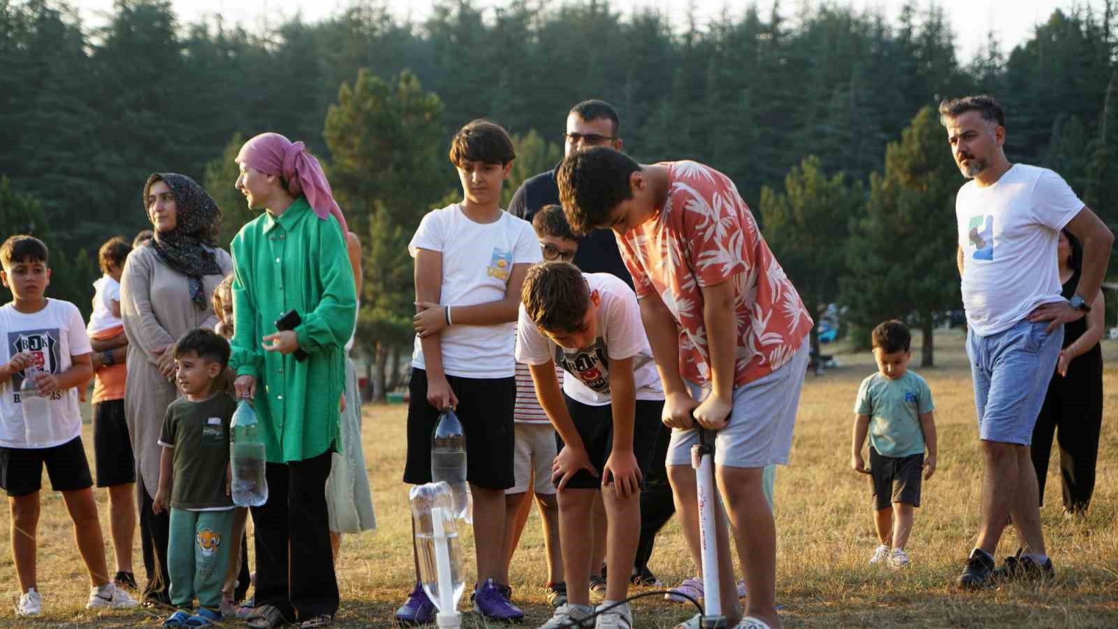 Gençler Başkonuş’ta gökyüzünü keşfe çıktı