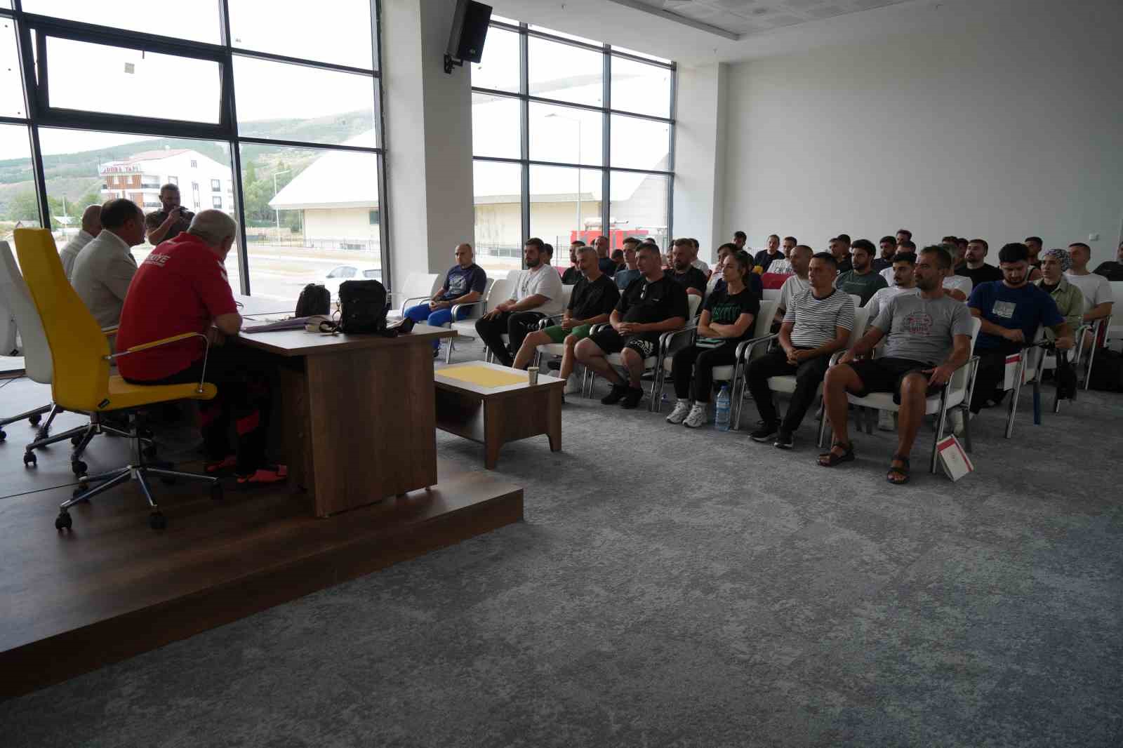 Bayburt’ta ’1. Kademe Yardımcı Boks Antrenörlüğü Kursu’ başladı